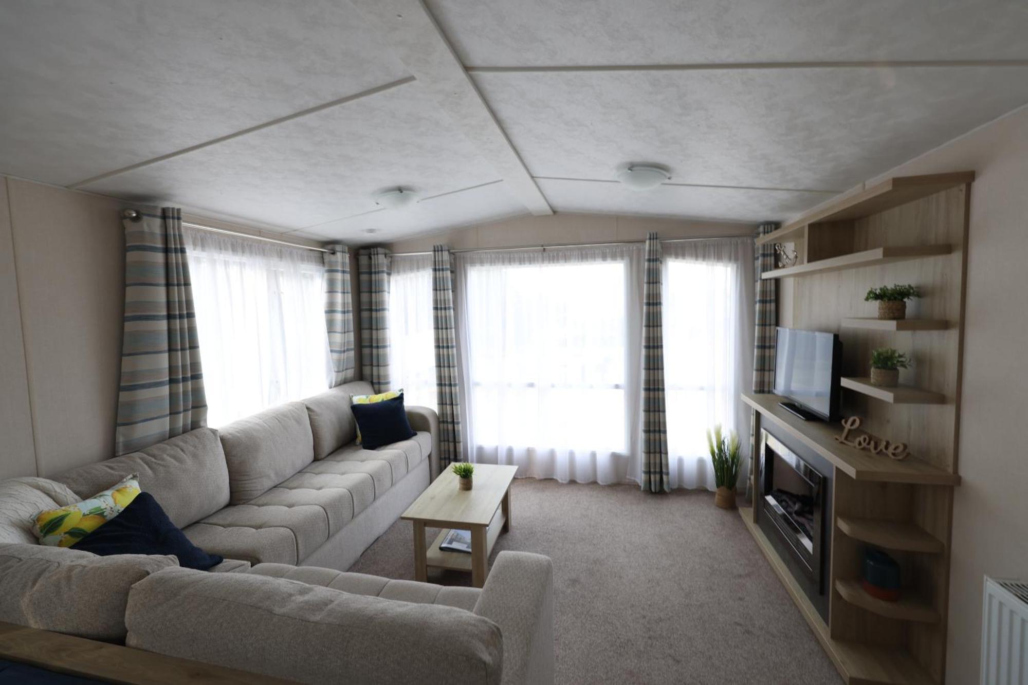 Mercury Yacht Harbour And Holiday Park Bursledon Exterior photo