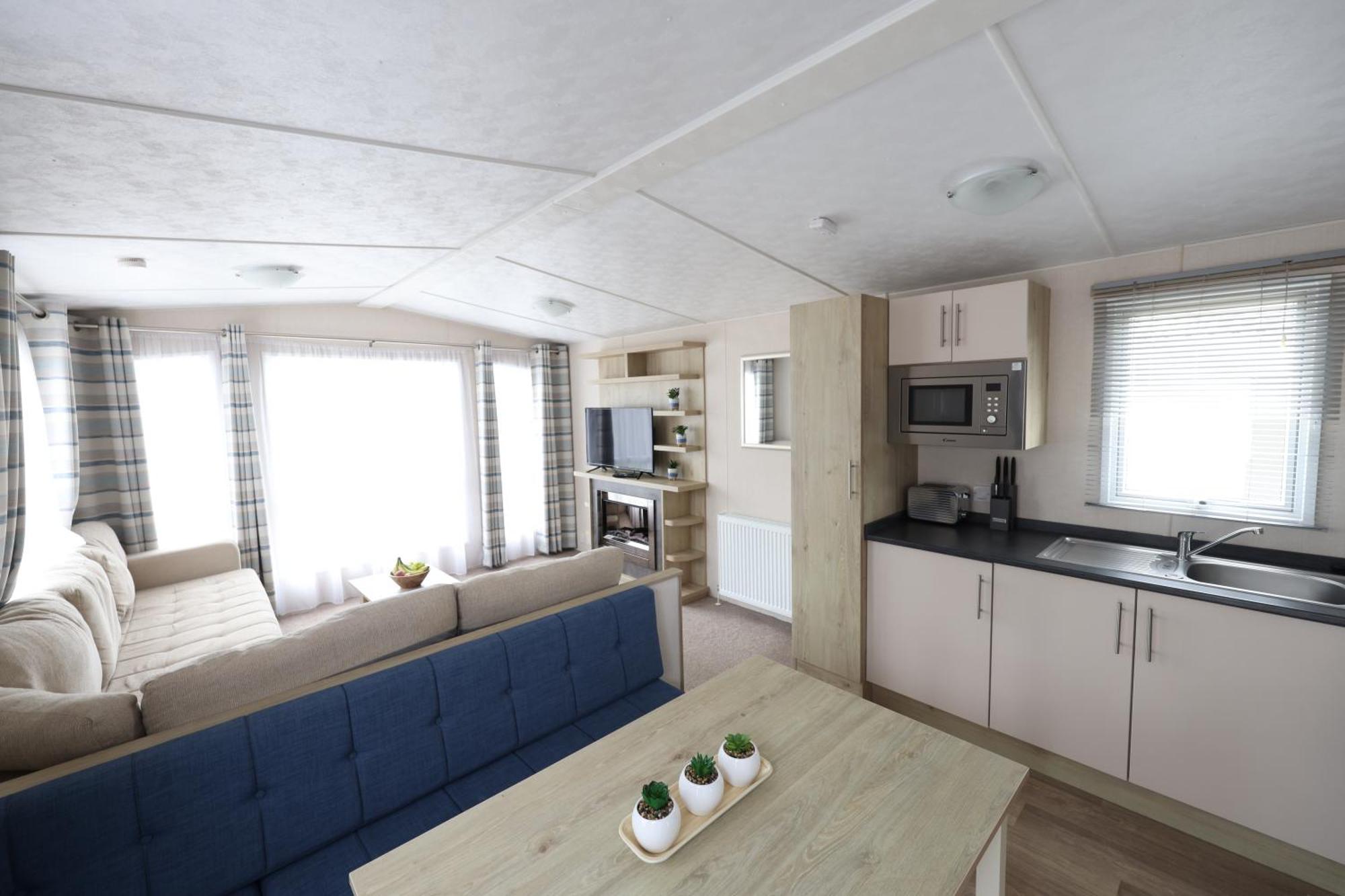 Mercury Yacht Harbour And Holiday Park Bursledon Exterior photo