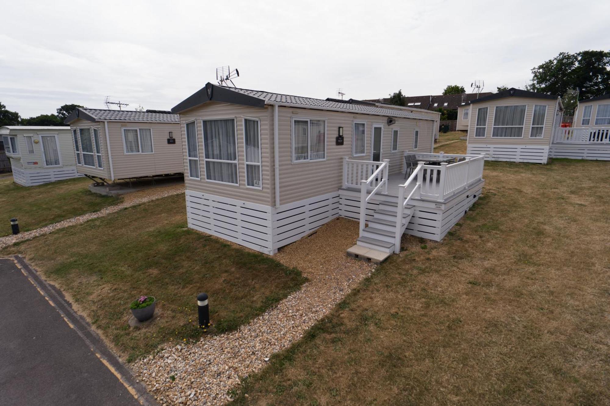 Mercury Yacht Harbour And Holiday Park Bursledon Exterior photo